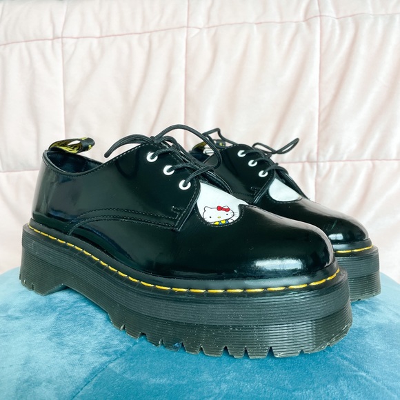 Dr. Marten's x Hello Kitty 1461 Quad - Picture 3 of 5